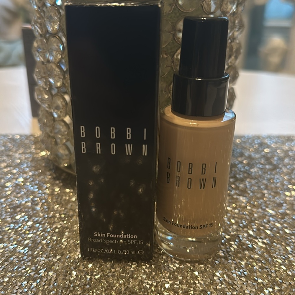 BOBBI BROWN Skin Long-Wear Weightless Foundation C-036 COOL SAND SPF15 30ml NIB.